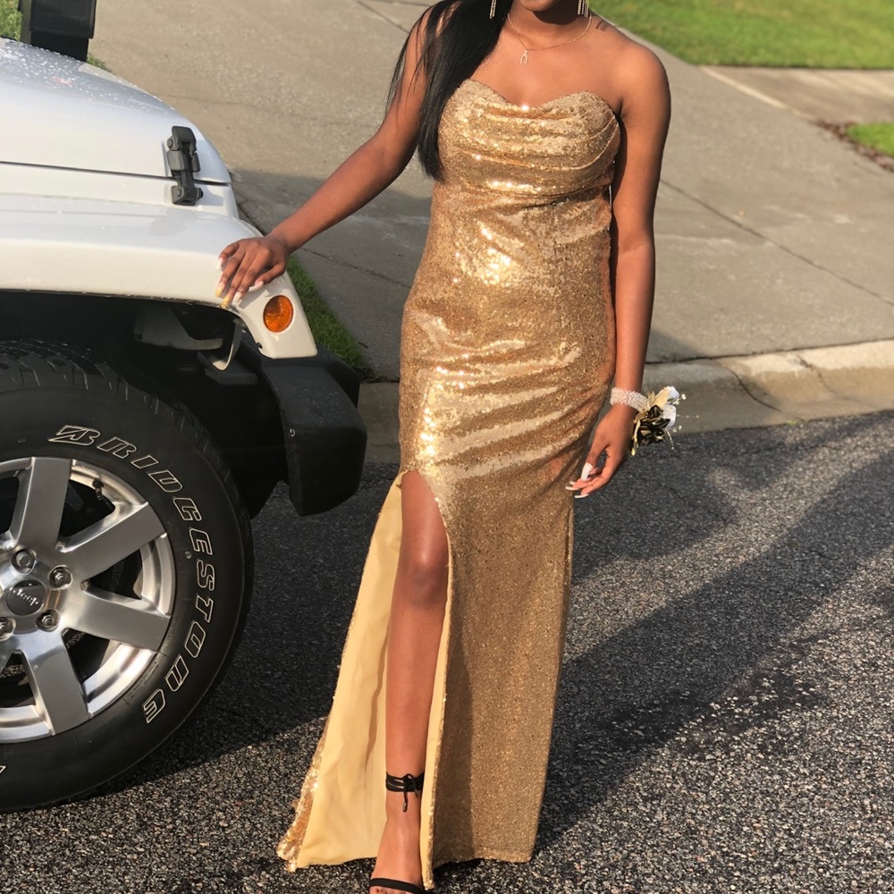 Good quality prom dress for sale !